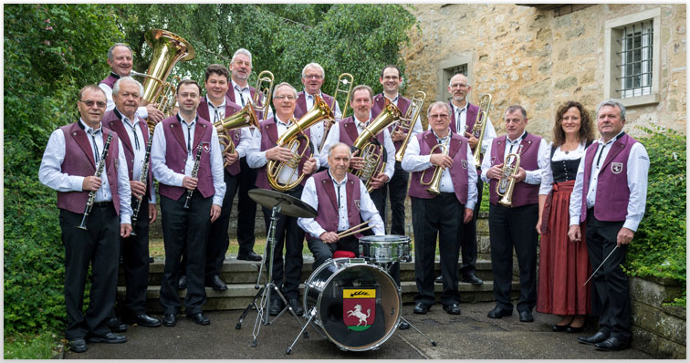 Gruppenbild Roßfelder Dorfmusikanten